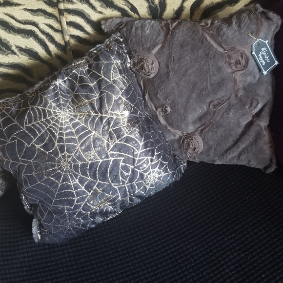 Goth throw pillows - Picture 4 of 4